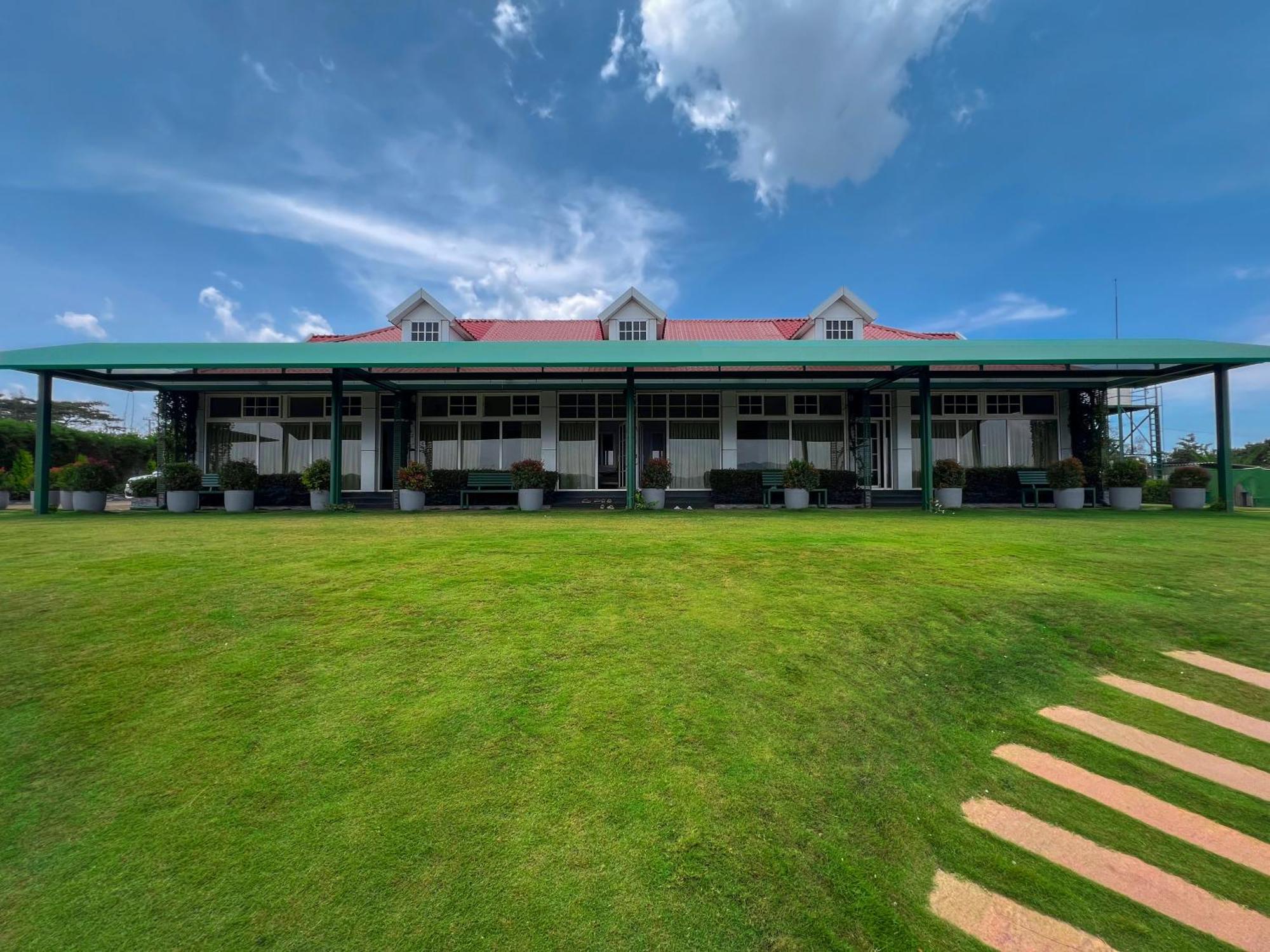 Cloudy Court Resort イドゥッキ エクステリア 写真